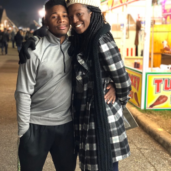 Meet your Posher, Karena - Picture 3 of 4